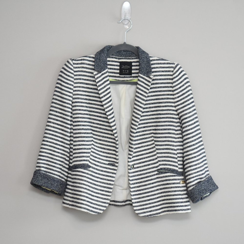 NEW LISTING Zara Trafaluc Blazer